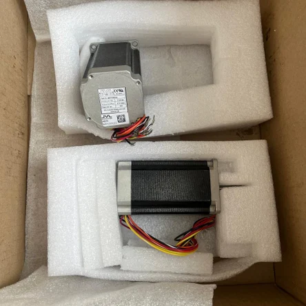 Шаговый двигатель JVL